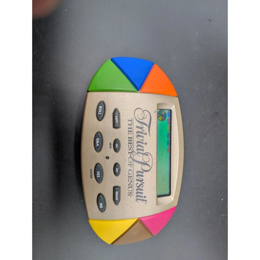 Trivial Pursuit The Best of Genus Electronic Handheld Game 1997 Tested Working